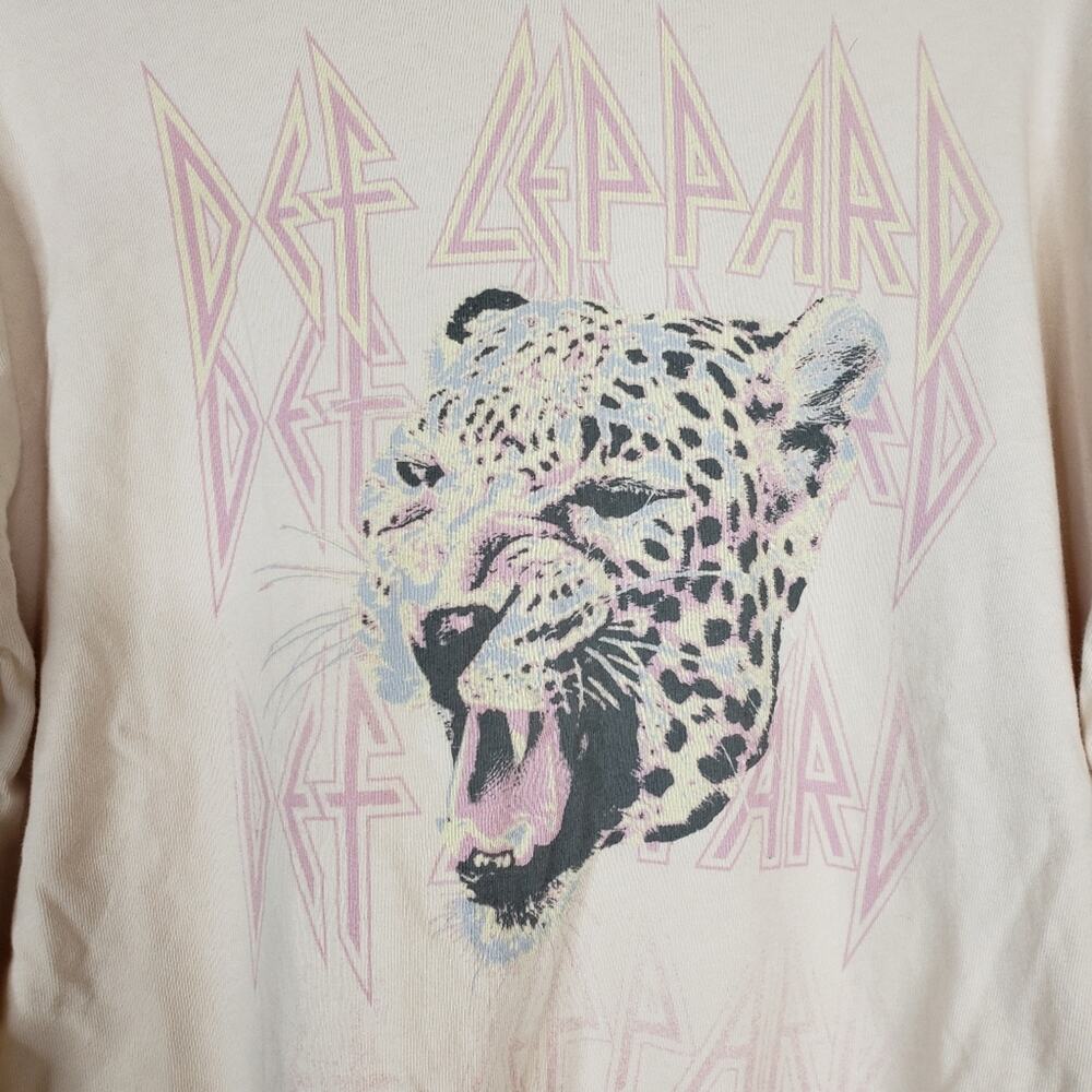 DAYDREAMER Womens S Def Leppard Stacked Crop Graphic Tee NEW - Picture 5 of 11